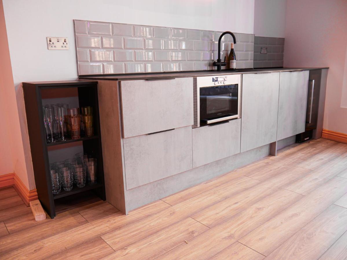 Luxury Apartments Liverpool City Center Екстер'єр фото